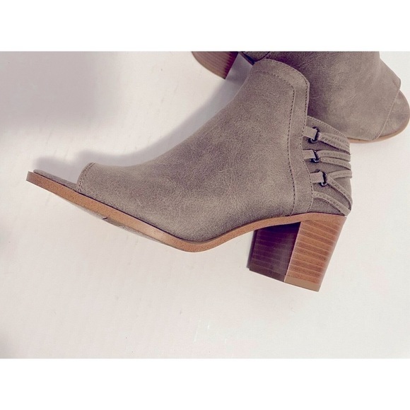 FERGILICIOUS BY FERGIE ANKLE BOOT TAUPE COLOR WOMENS SIZE 6 - Picture 3 of 9